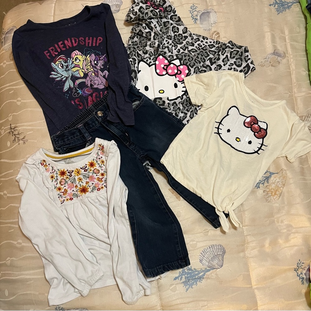Five Piece Girls Hello Kitty and Graphic Tees with Jean Capris, Size 5/6
